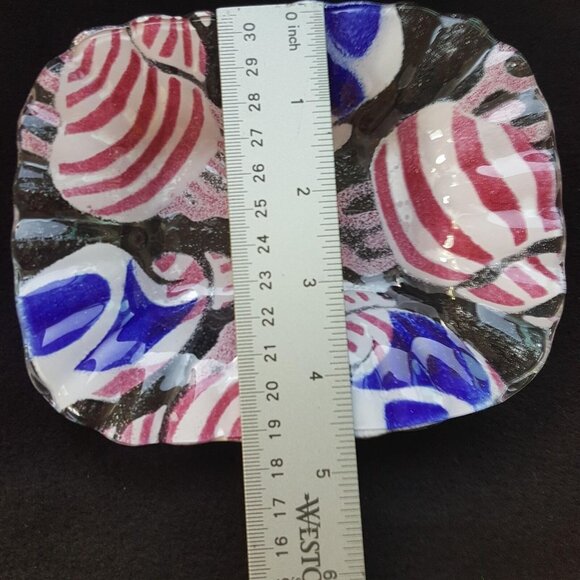 Sydenstricker Glass Trinket Dish Seashells Fused Art Glass Red White Blue 5 x 6 - Picture 7 of 7